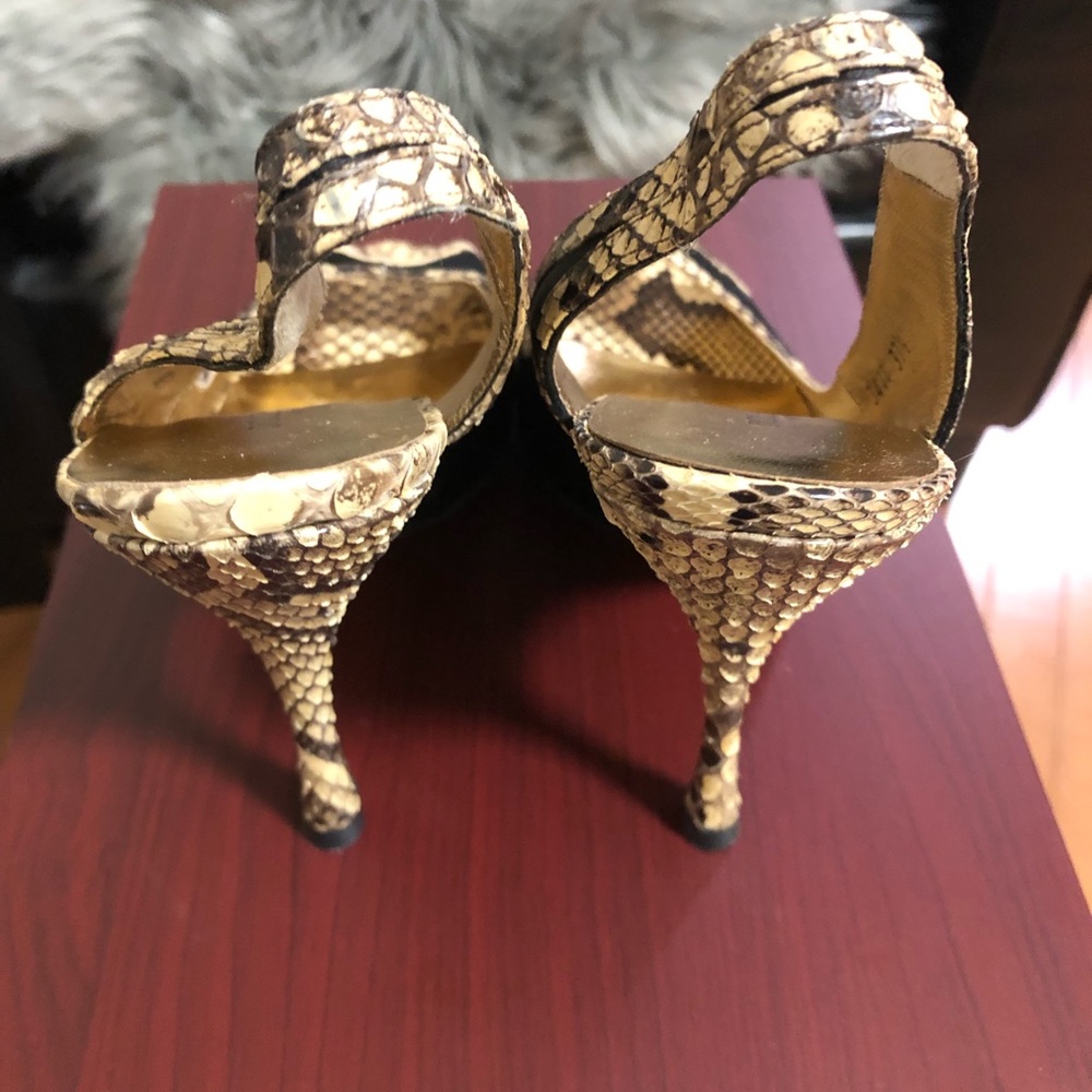 Dolce & Gabbana black satin heel - Picture 3 of 7
